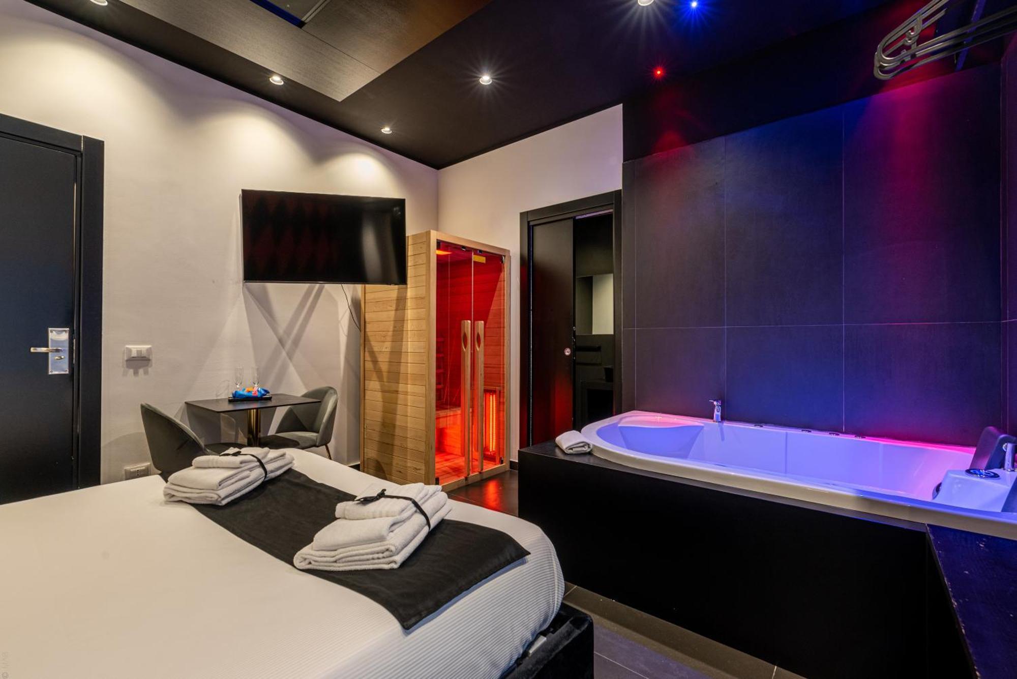 Maximum Hub Suite&Spa Palermo Buitenkant foto